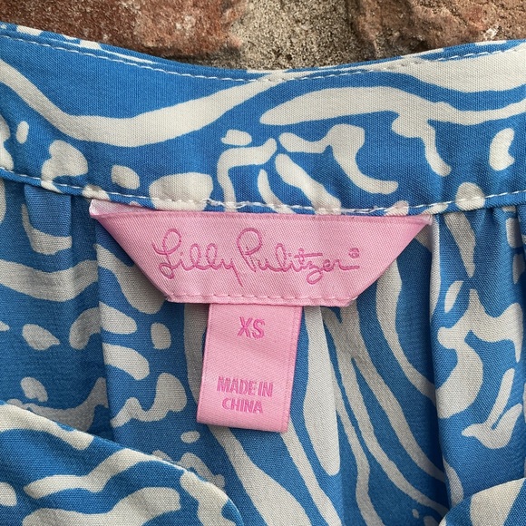 Blue Patterned Lilly Pulitzer silk blouse XS - Picture 2 of 3